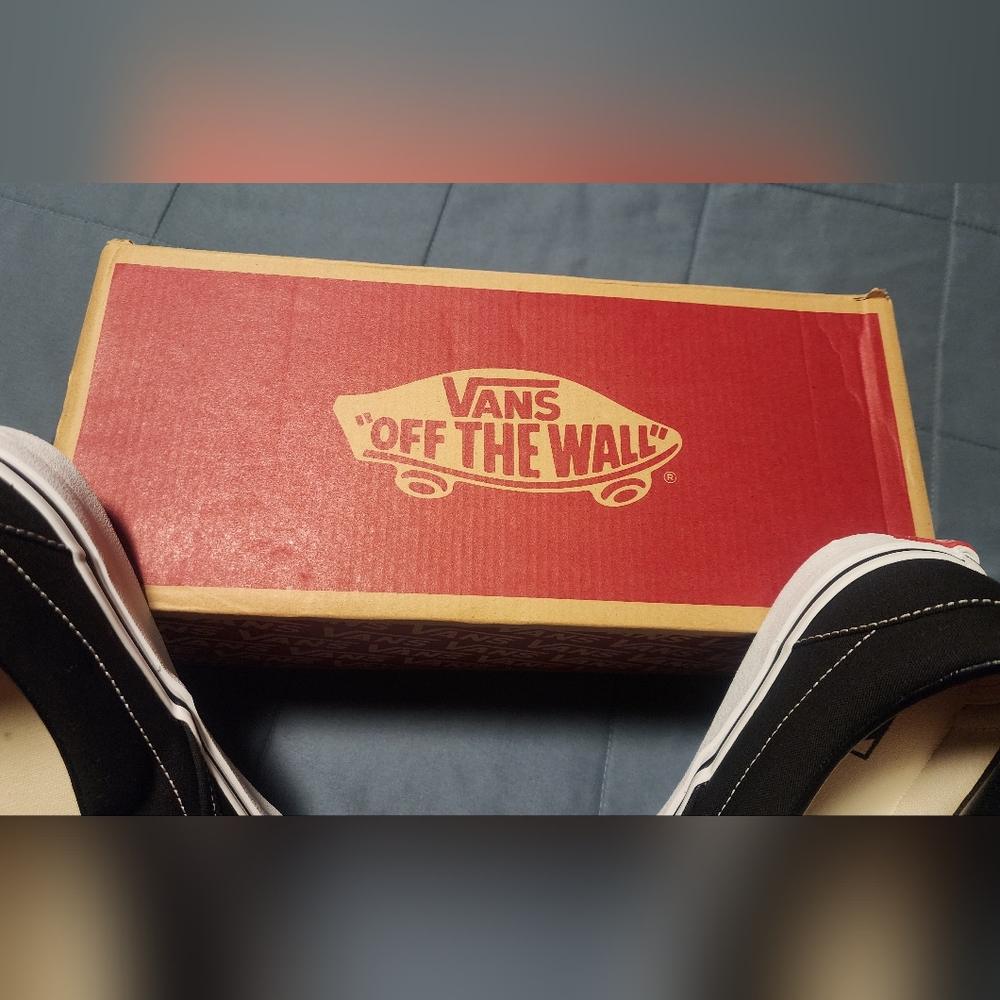 Vans Men's Black Slip-On Shoes - Picture 3 of 7